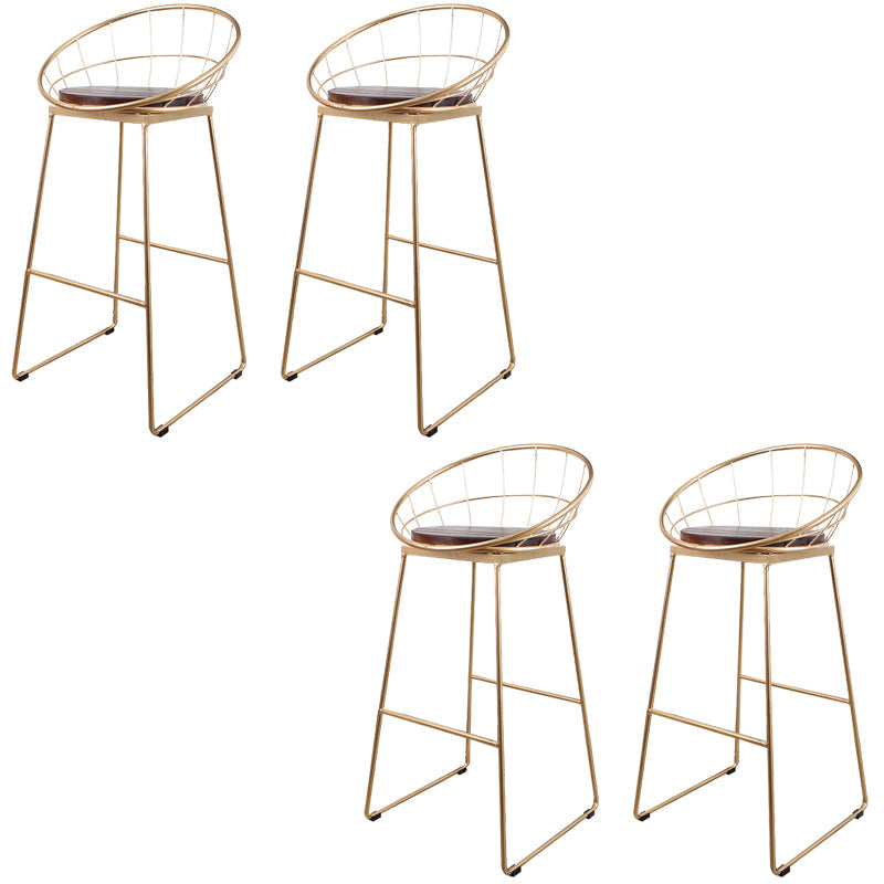 Sgabelli da bar rotondi contemporanei con poggiabottiglie in metallo con poggiapiedi