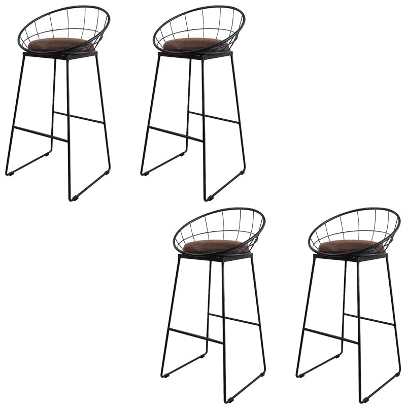 Sgabelli da bar rotondi contemporanei con poggiabottiglie in metallo con poggiapiedi