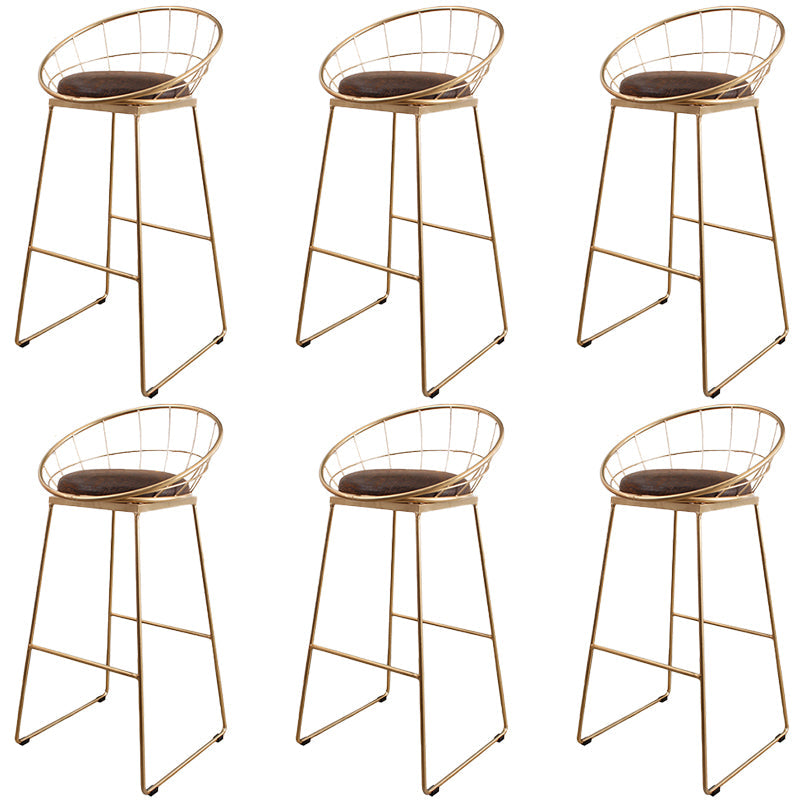 Sgabelli da bar rotondi contemporanei con poggiabottiglie in metallo con poggiapiedi