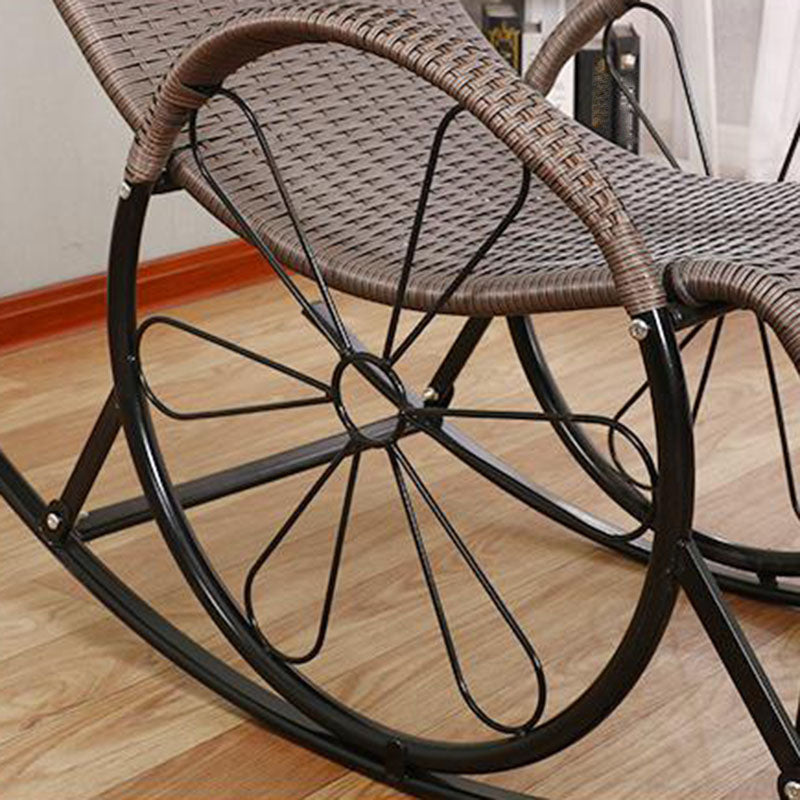 Chaise à bascule intérieure moderne