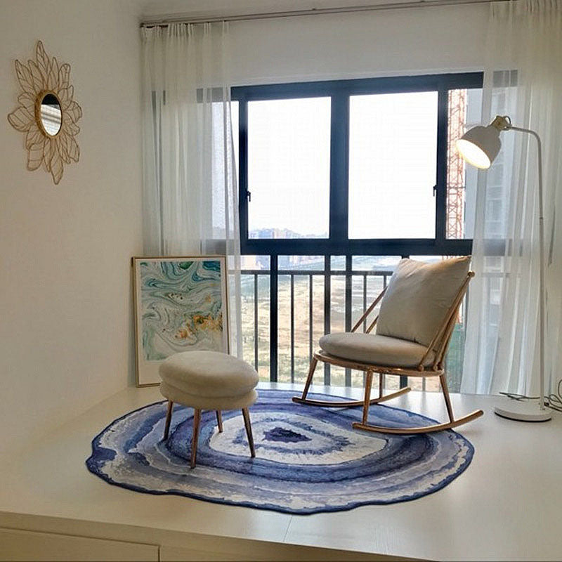 Sedia a dondolo di divano in stile glam che alimenta la sedia a dondolo con ottomana