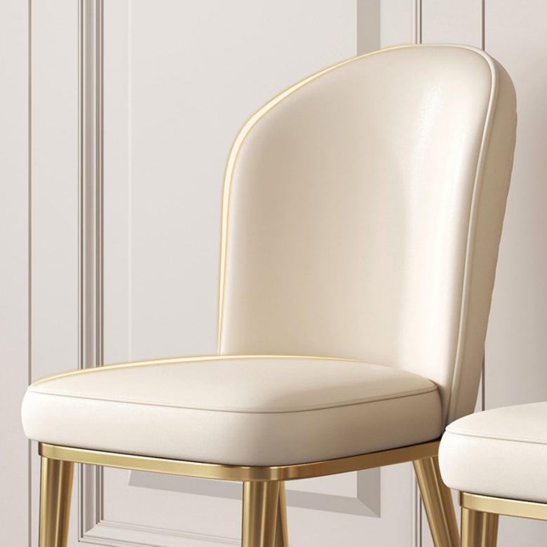 Chaise d'appoint en cuir, chaise de salle à manger à Base dorée Glam pour le salon