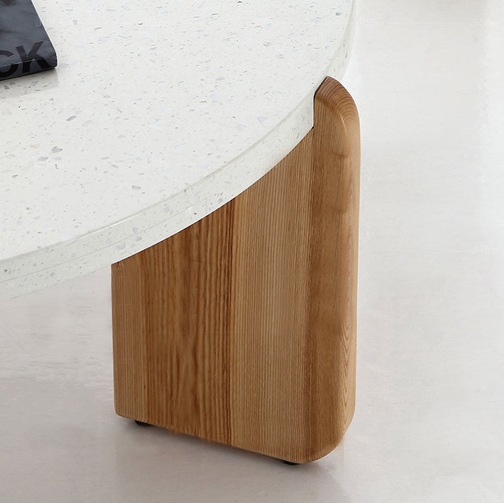 Moderne minimalistische runde Kaffeetisch 3 Beine Terrazzo Cocktailtisch in Weiß