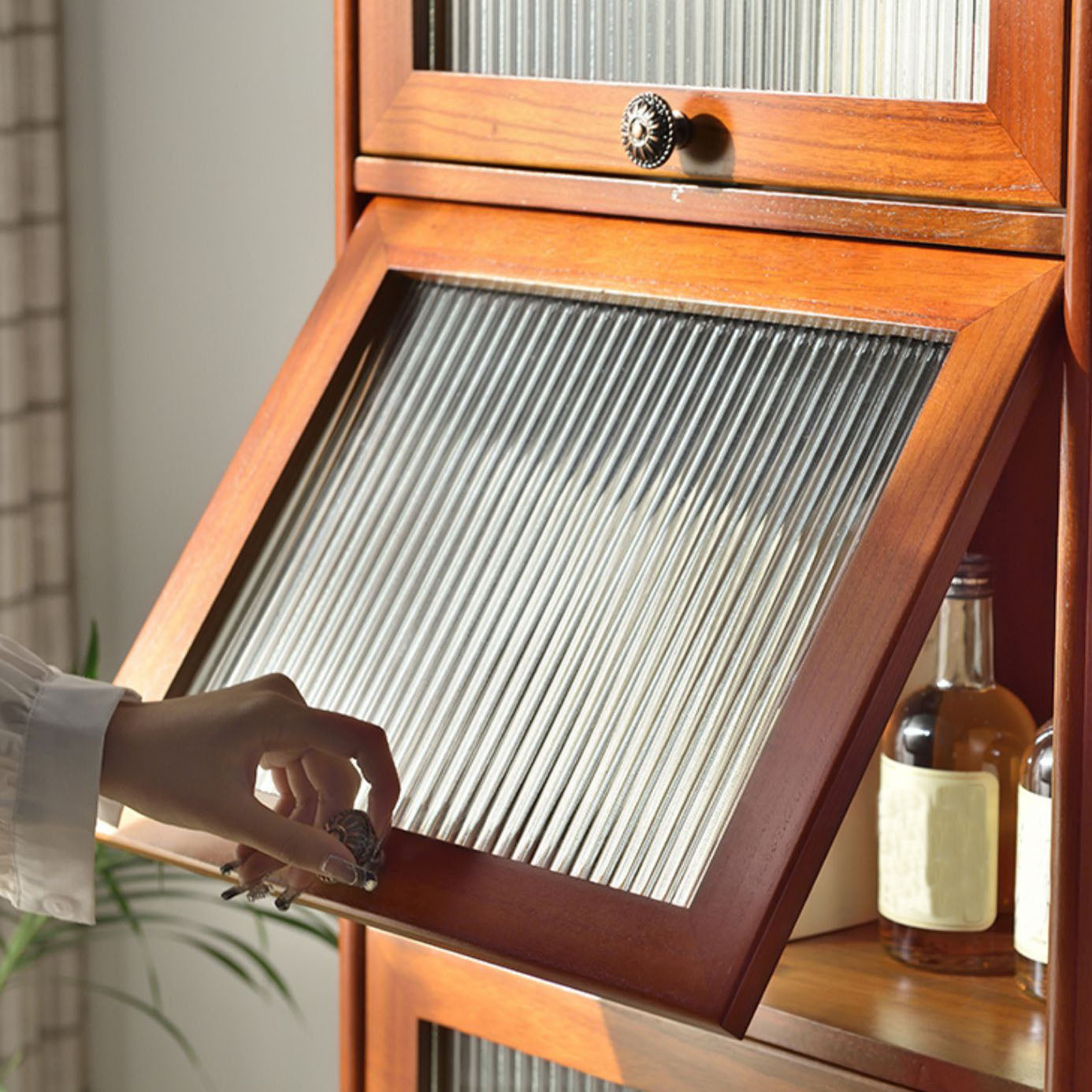 Moderno moderno moderno moderno a buffet in legno con cassetti per sala da pranzo