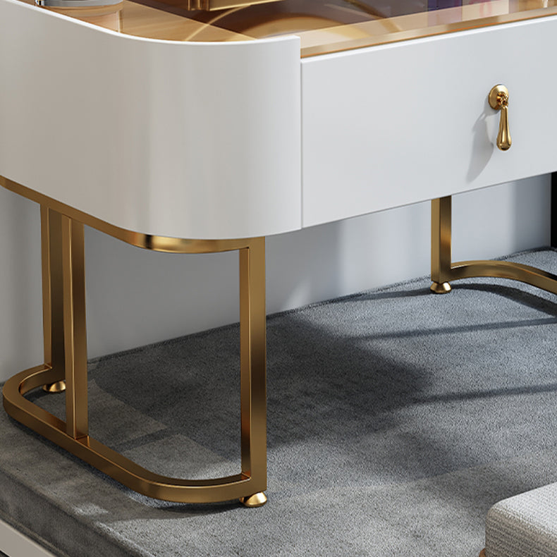 Coiffeur de vanité glamour en verre