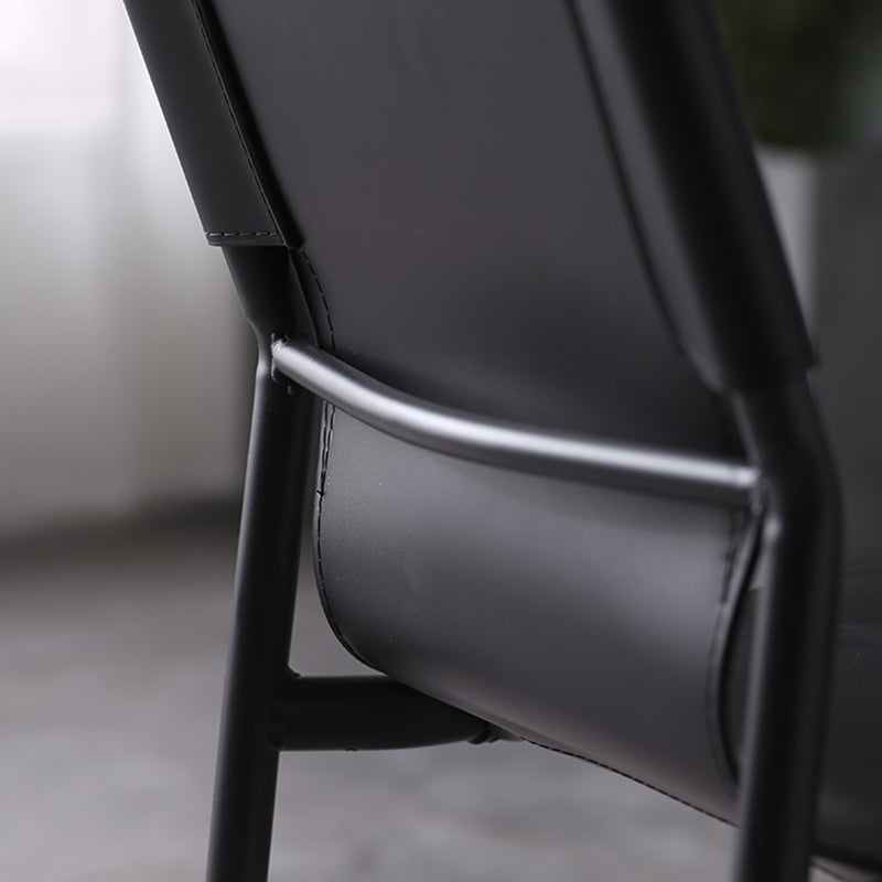 Moderne eenvoudige zijstoel kleurrijke faux lederen kant eetkamerstoel voor woonkamer