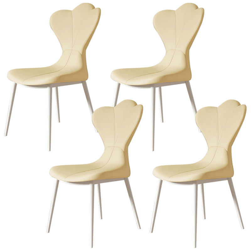 Chaise latéral simple moderne en faux cuir chaise de salle à manger sans bras avec base en métal
