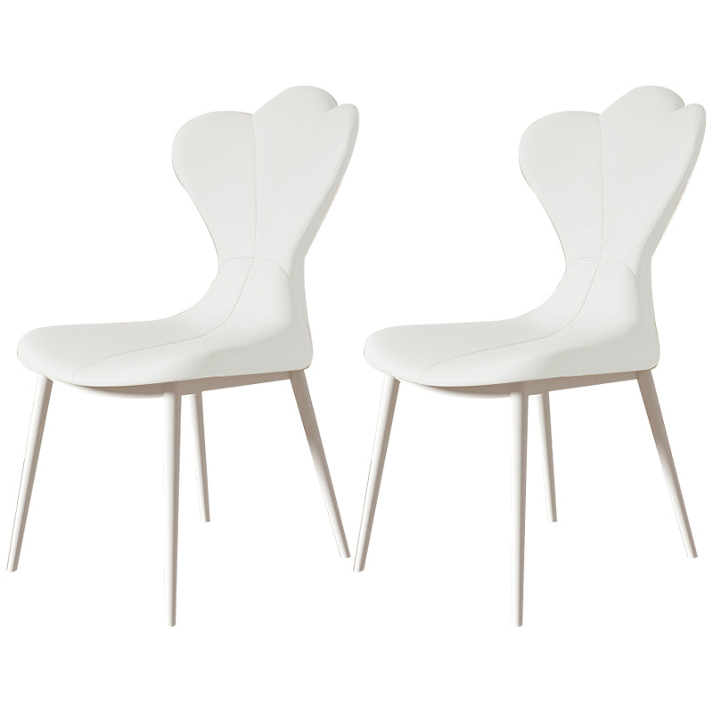 Chaise latéral simple moderne en faux cuir chaise de salle à manger sans bras avec base en métal