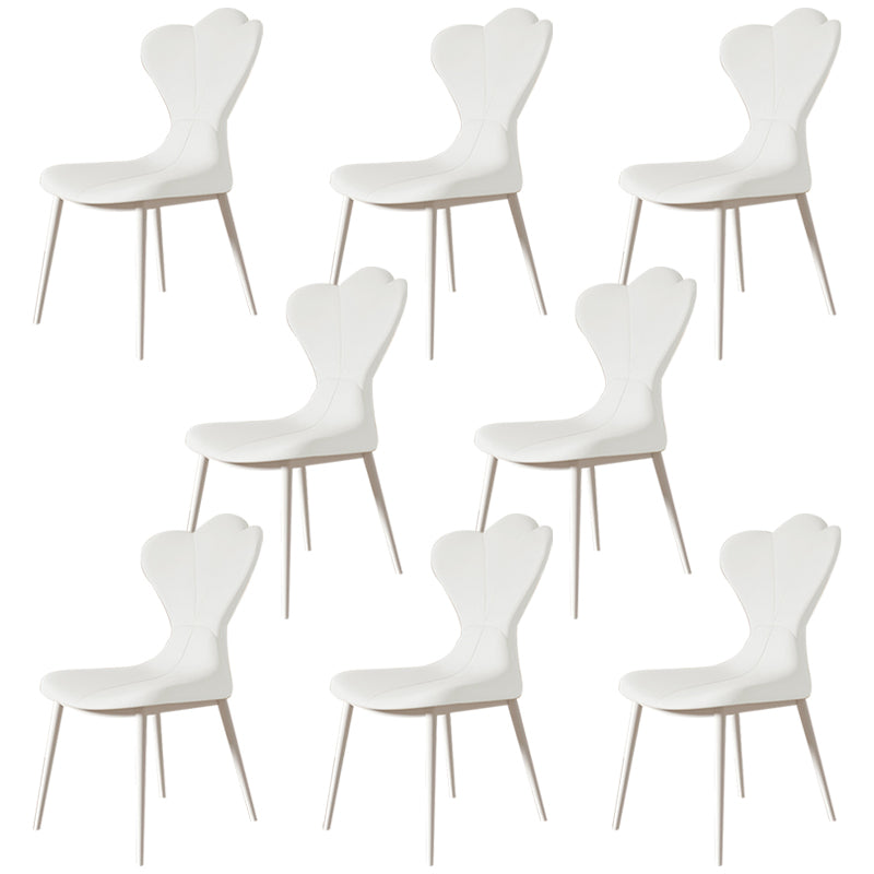 Chaise latéral simple moderne en faux cuir chaise de salle à manger sans bras avec base en métal