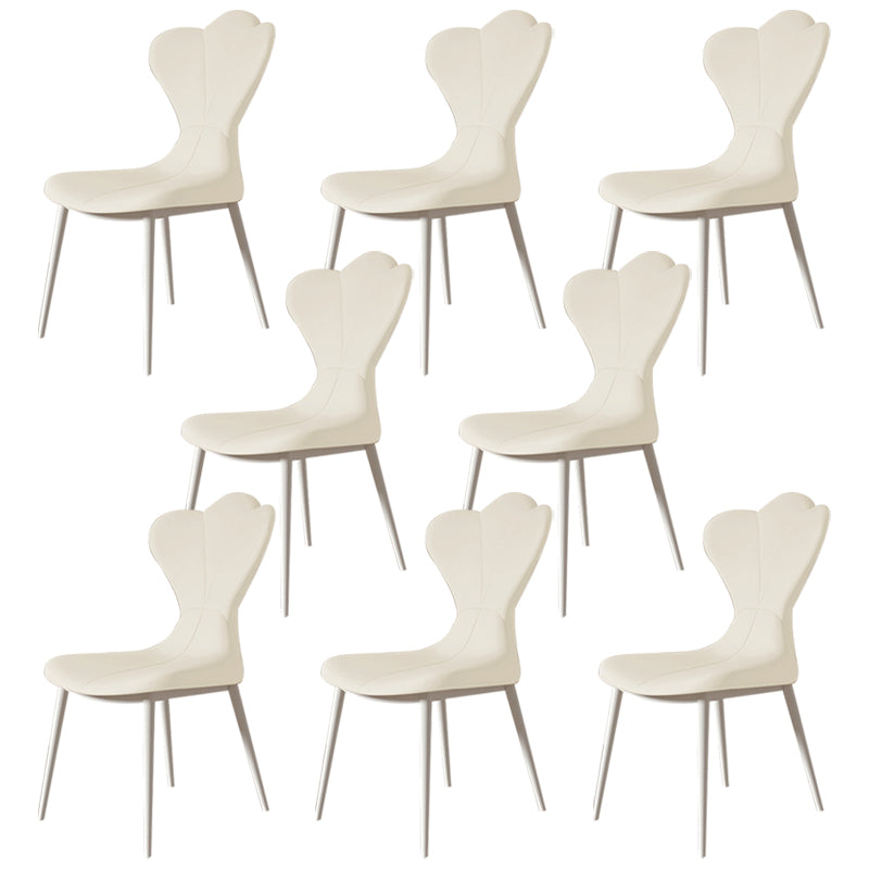 Chaise latéral simple moderne en faux cuir chaise de salle à manger sans bras avec base en métal