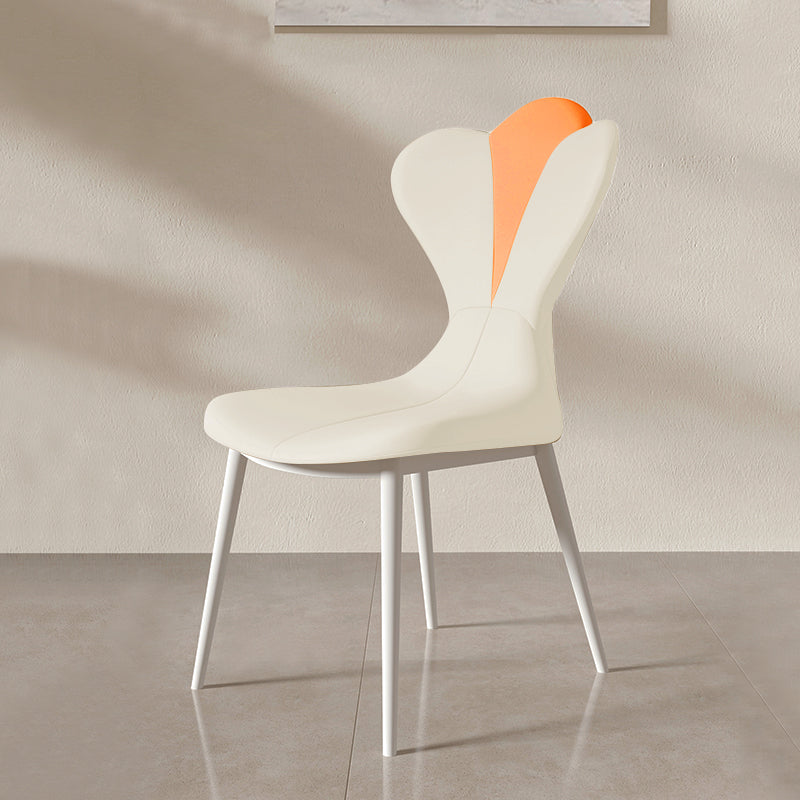 Chaise latéral simple moderne en faux cuir chaise de salle à manger sans bras avec base en métal