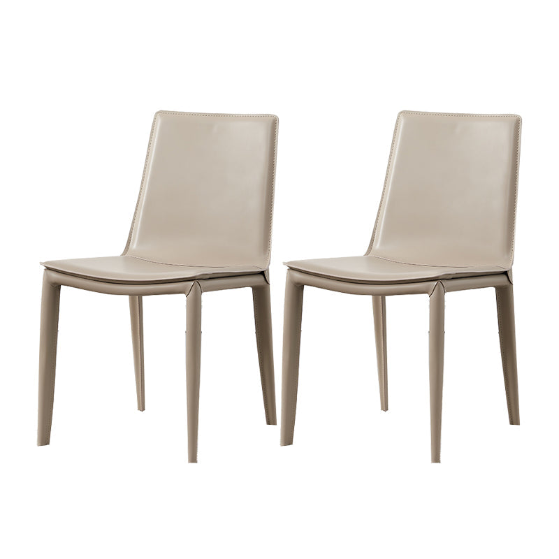 モダンなシンプルなサイドチェアフェイクレザー自宅で使用するためのカラフルなアームレスダイニングチェア