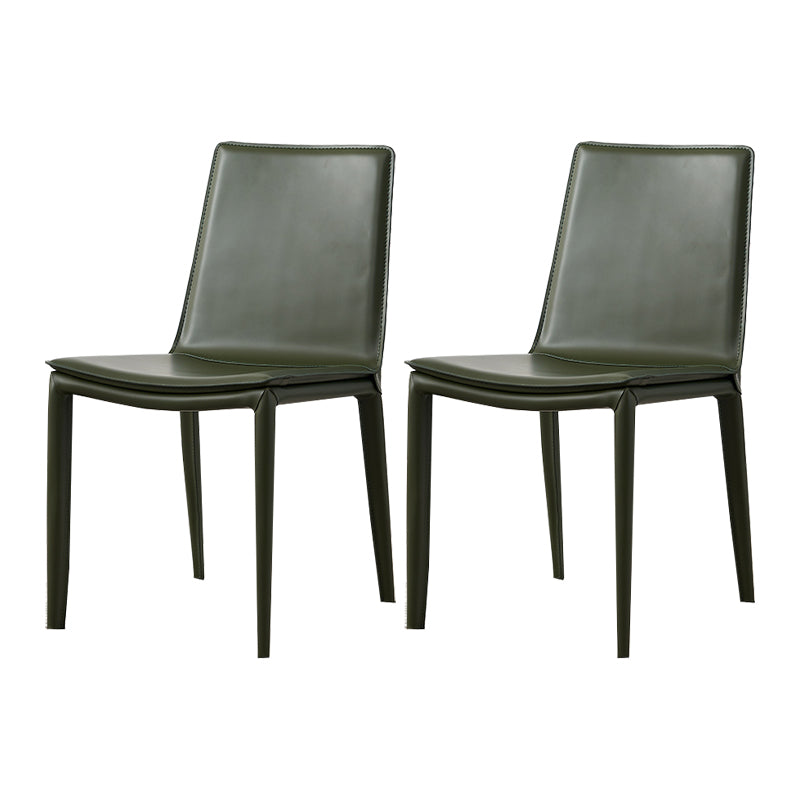モダンなシンプルなサイドチェアフェイクレザー自宅で使用するためのカラフルなアームレスダイニングチェア