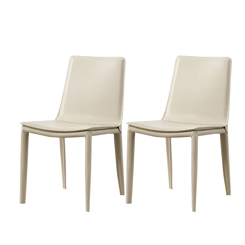 モダンなシンプルなサイドチェアフェイクレザー自宅で使用するためのカラフルなアームレスダイニングチェア