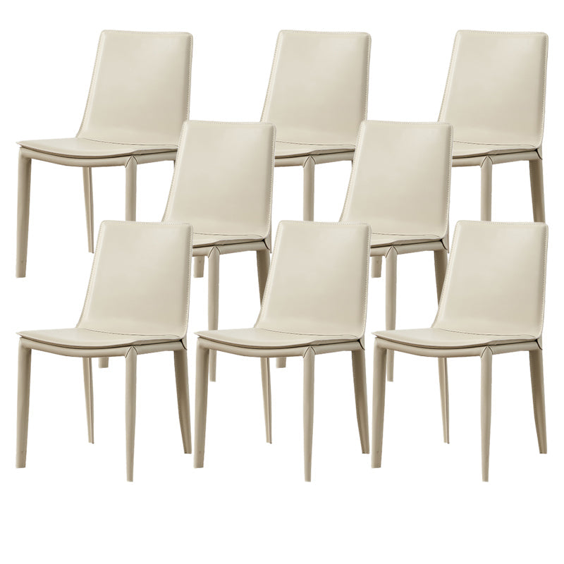 モダンなシンプルなサイドチェアフェイクレザー自宅で使用するためのカラフルなアームレスダイニングチェア