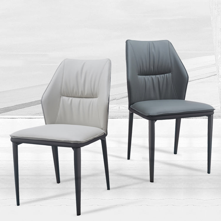 Chaise d'accélération simple moderne chaise à manger en faux cuir avec base en métal pour le salon