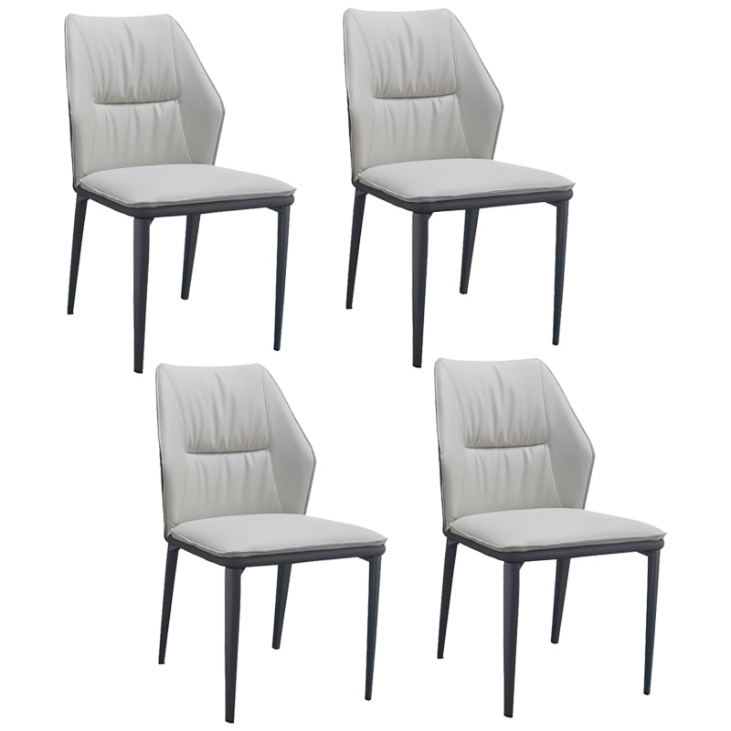 Chaise d'accélération simple moderne chaise à manger en faux cuir avec base en métal pour le salon