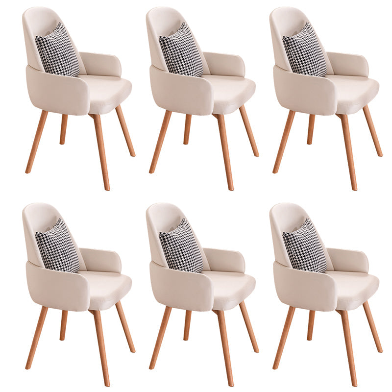木製の脚のあるモダンなスタイルのアームチェア布張りダイニングチェア