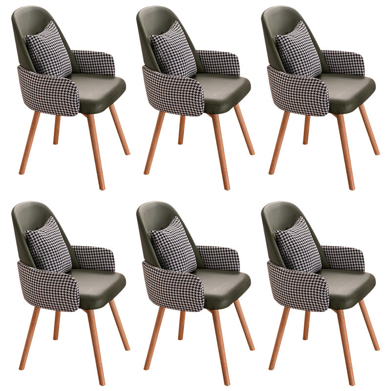 木製の脚のあるモダンなスタイルのアームチェア布張りダイニングチェア