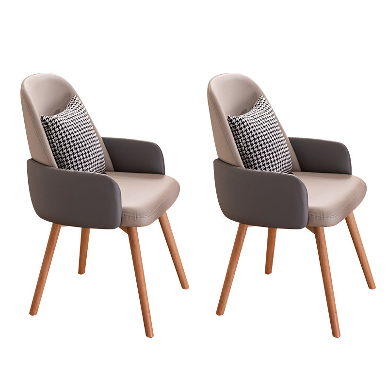 木製の脚のあるモダンなスタイルのアームチェア布張りダイニングチェア
