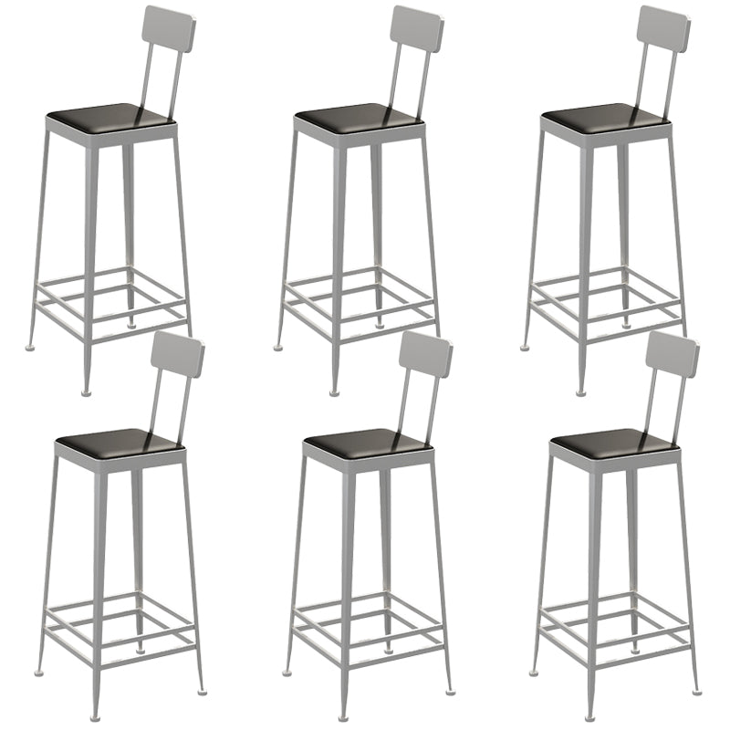 Sgabelli da bar quadrato in finta pelle in pelle con base di metallo