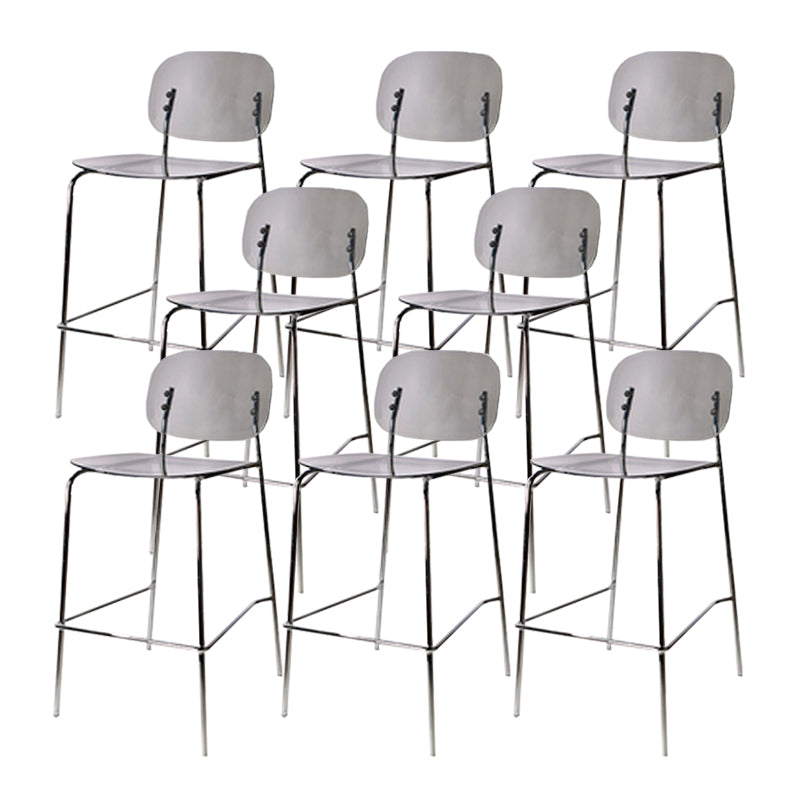 Taburete de barra de metal escandinavo taburete de bar de patio acrílico con base cromada