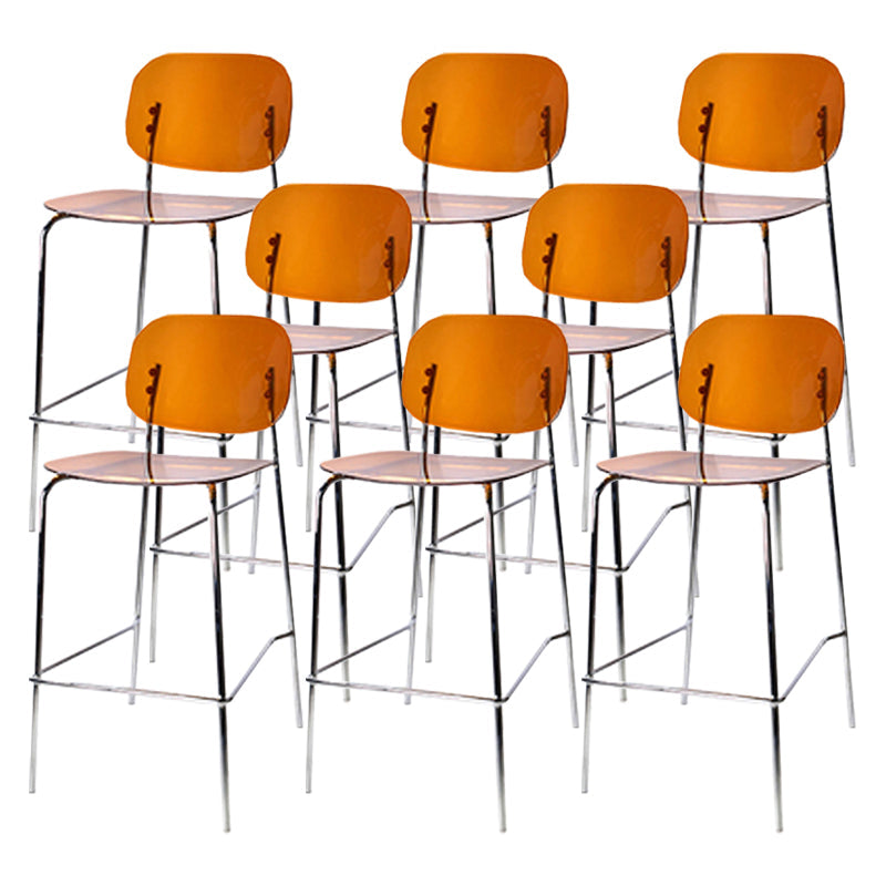 Taburete de barra de metal escandinavo taburete de bar de patio acrílico con base cromada