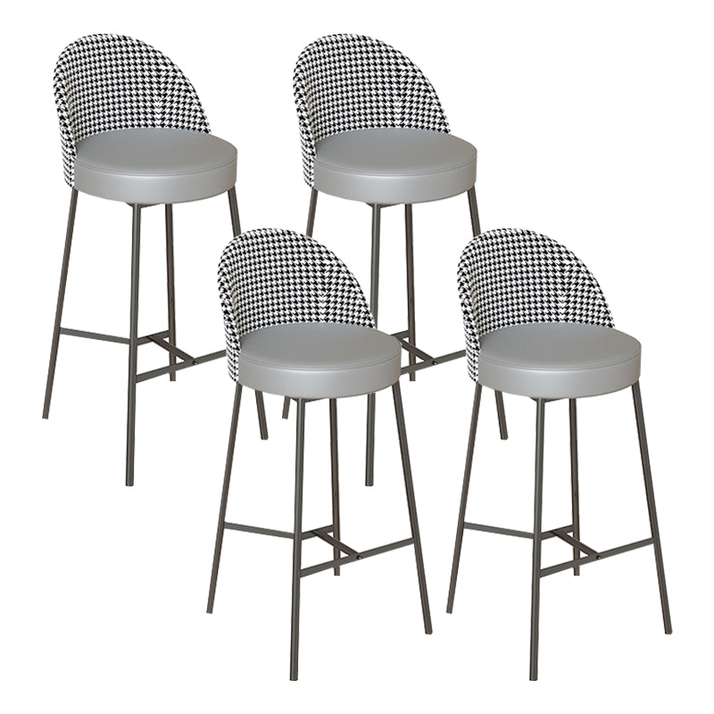 Sgabello da bar in vena in vetro in vena in metallo industriale con gambe nere