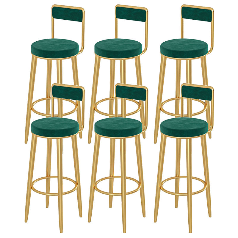 Sgabelli da bar rotondi imbottiti glam con poggiapiedi