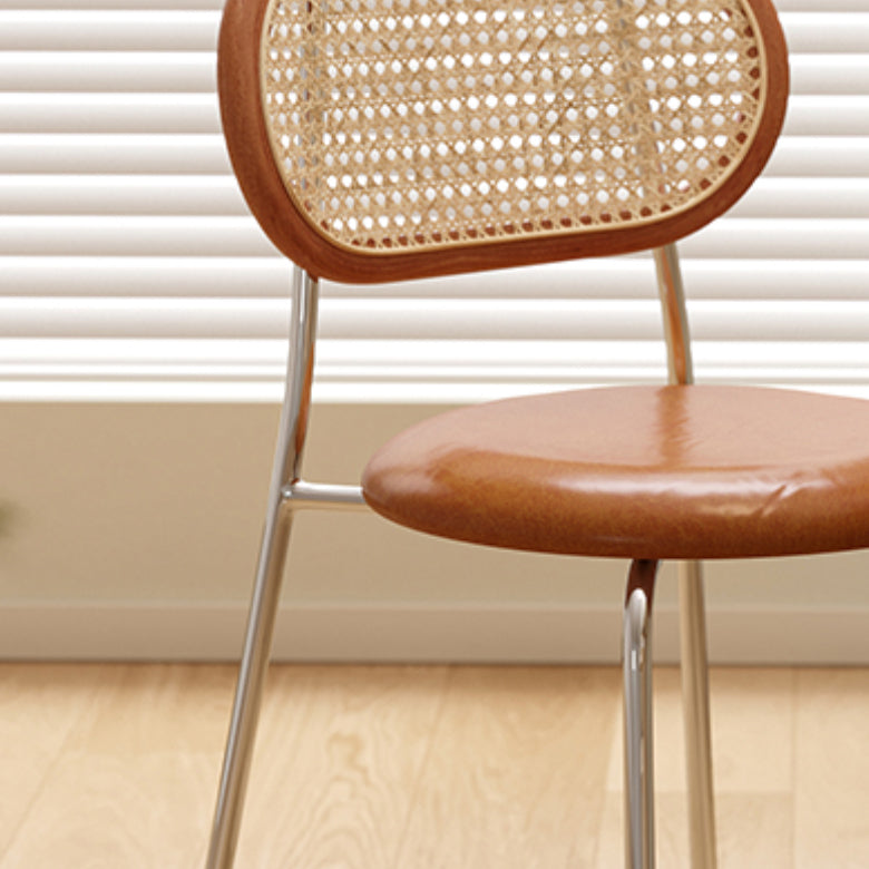 家のためのモダンなダイニングチェアメタルベースレザーダイニングチェア