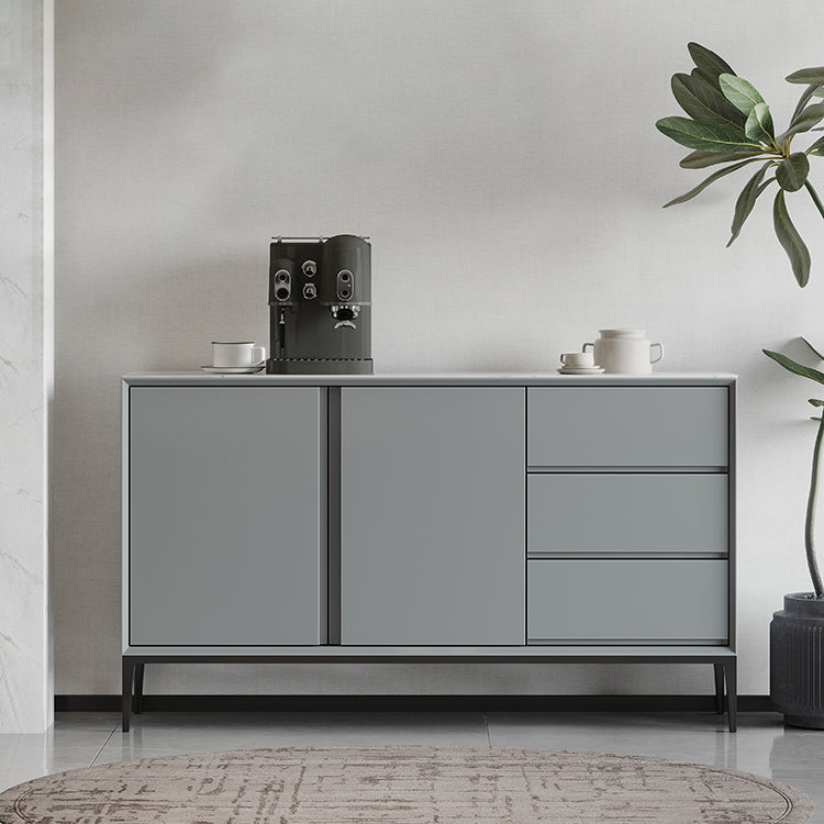 Tasto di pietra moderna e contemporanea con mobili