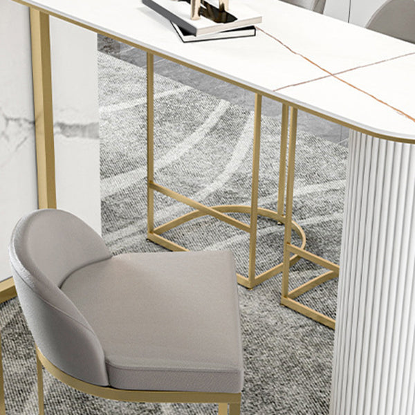 1/5-teiliges Tisch- und Hocker-Set. Zeitgenössisches ovales Kneipentisch-Set