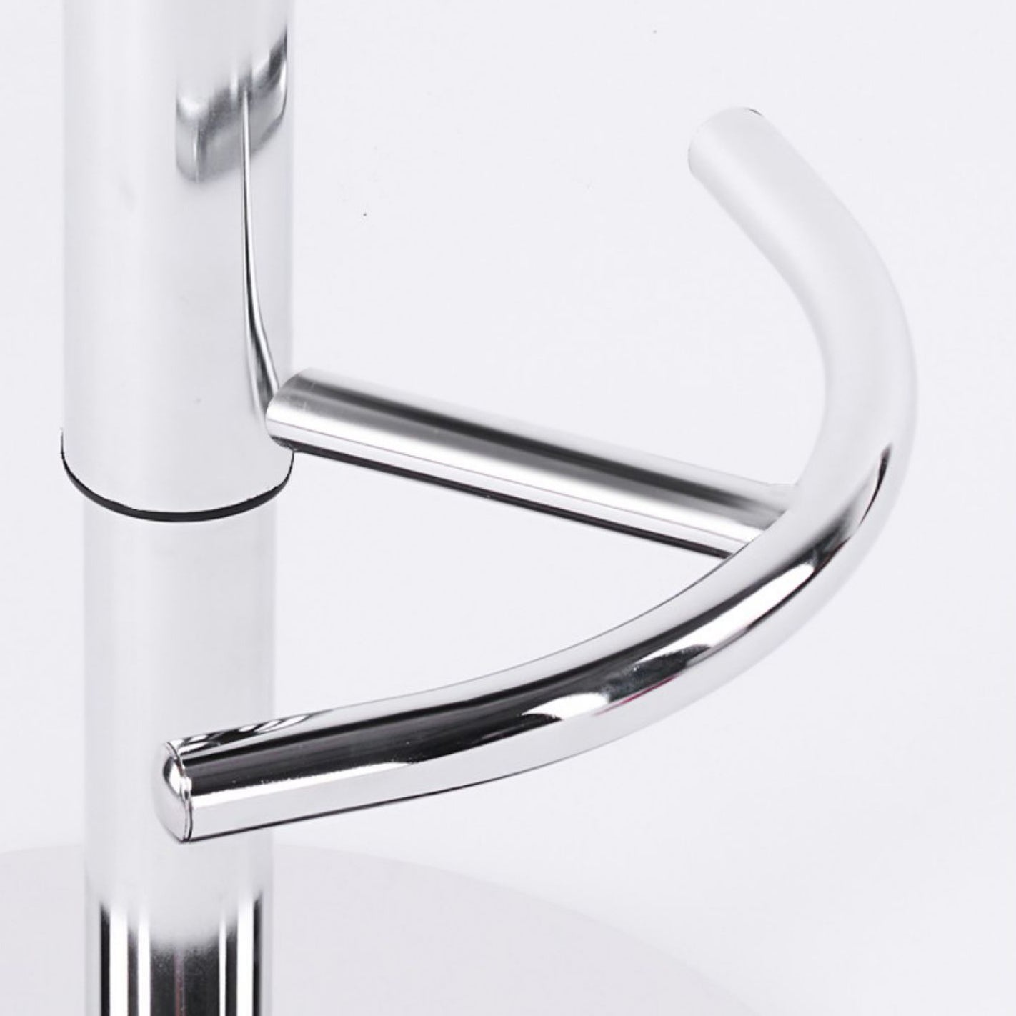 Backoutle industriale Sgabello da bar per bar con bancone elevabile in ferro con cuscino e pedale