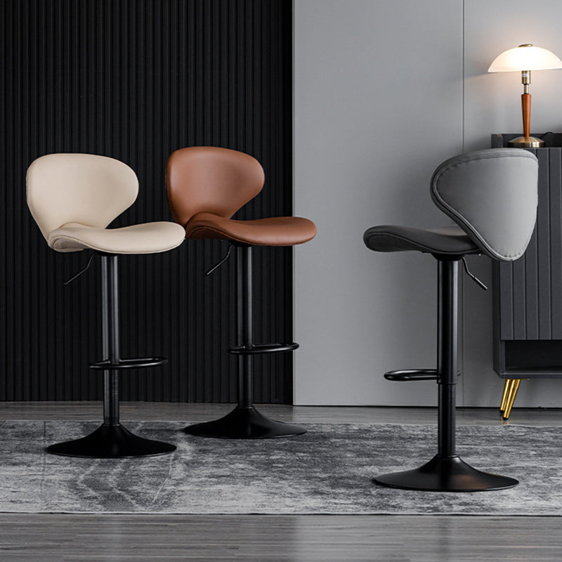 Draaibare verstelbare hoogte Bar Stool Industrial Faux lederen barkruk met voetsteun
