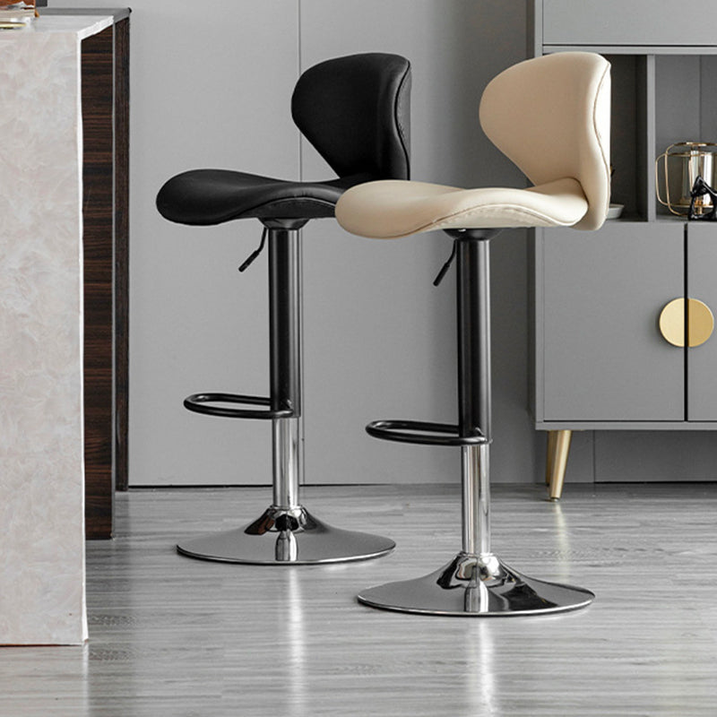 Draaibare verstelbare hoogte Bar Stool Industrial Faux lederen barkruk met voetsteun