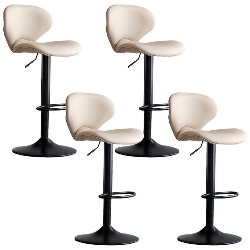 Draaibare verstelbare hoogte Bar Stool Industrial Faux lederen barkruk met voetsteun