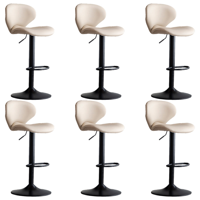 Draaibare verstelbare hoogte Bar Stool Industrial Faux lederen barkruk met voetsteun