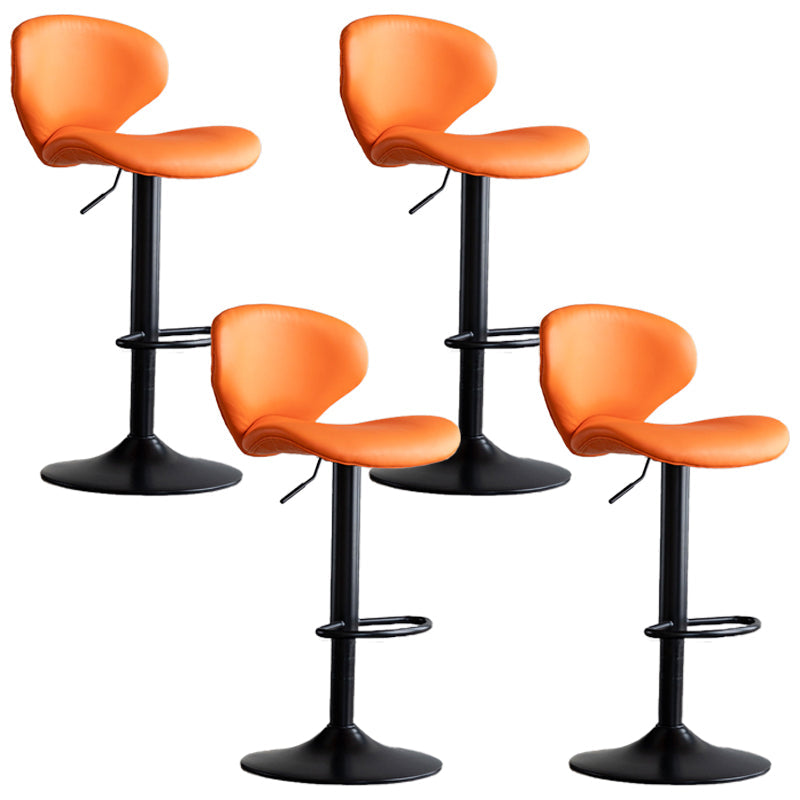 Draaibare verstelbare hoogte Bar Stool Industrial Faux lederen barkruk met voetsteun