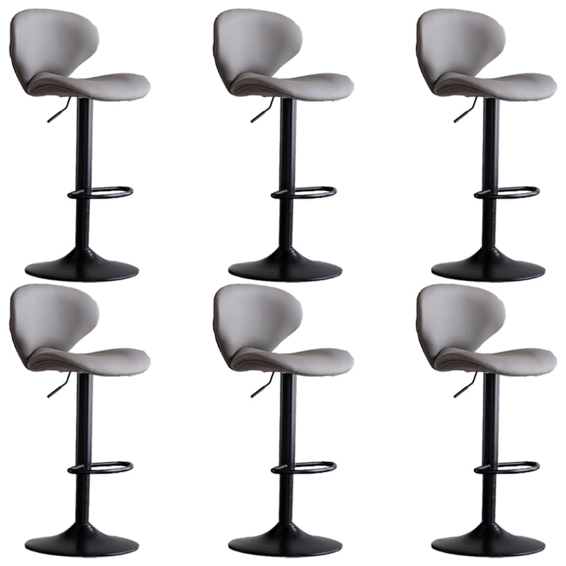 Draaibare verstelbare hoogte Bar Stool Industrial Faux lederen barkruk met voetsteun