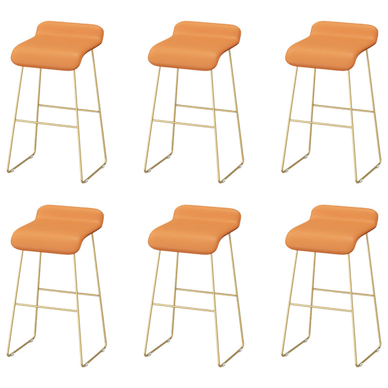 Taburete de barra de cuero falso taburete sin altura de altura con base de oro