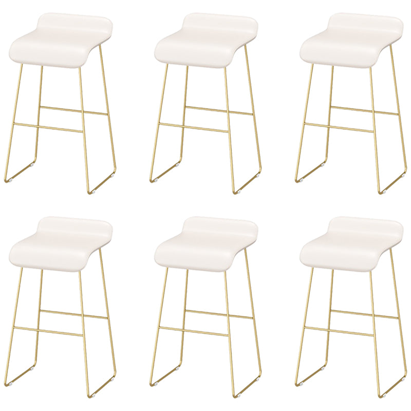 Taburete de barra de cuero falso taburete sin altura de altura con base de oro