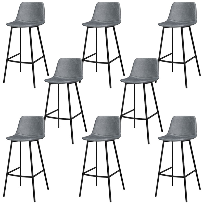 Sgabelli da bar in metallo glam in finta pelle con sgabelli con gambe nere