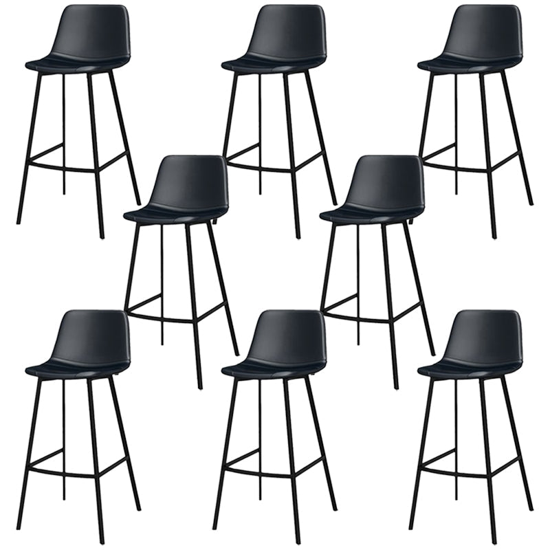 Sgabelli da bar in metallo glam in finta pelle con sgabelli con gambe nere