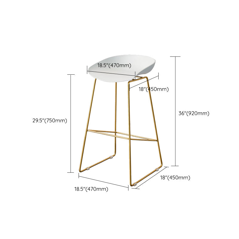 Sgabello da bar acrilico da bar in metallo scandinavo con base d'oro