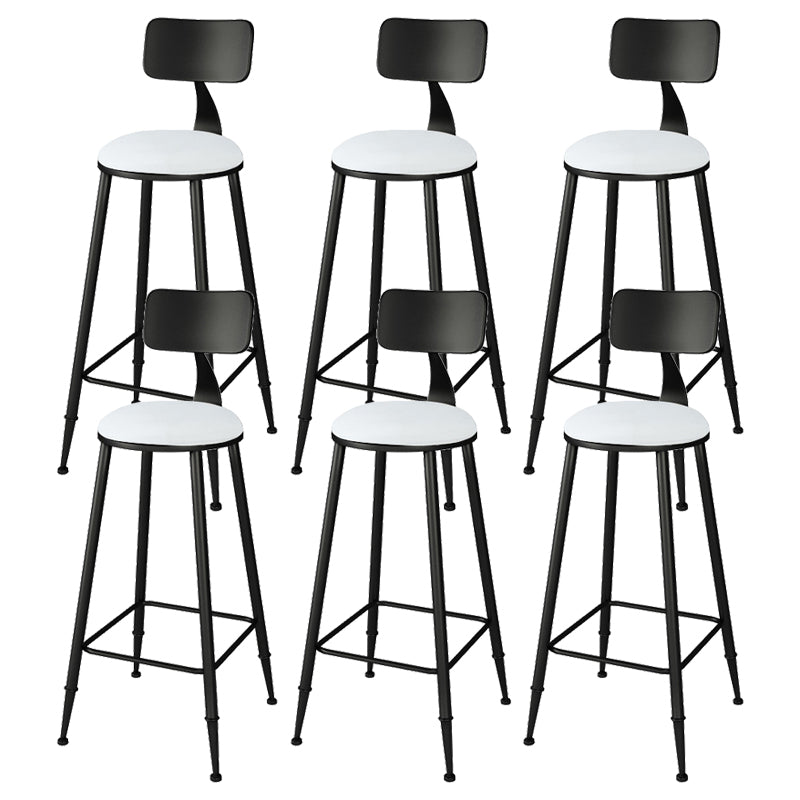 Sgabelli da bar rotondi moderni imbottiti con poggiapiedi