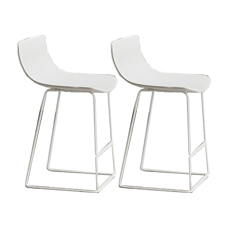 Sgabelli da pranzo contemporanei in plastica da bar in goccia con base di metallo