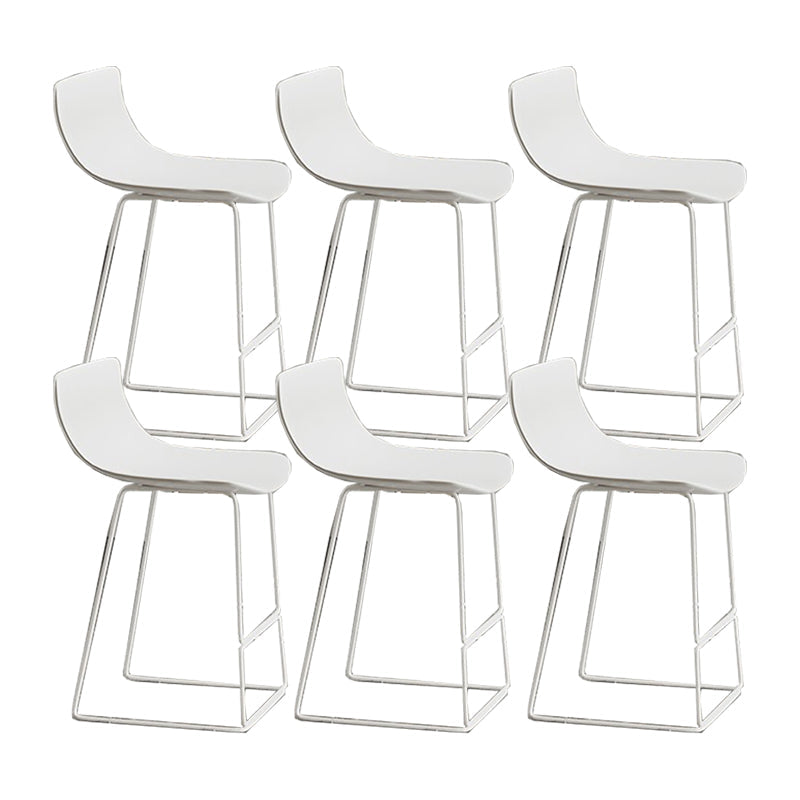 Sgabelli da pranzo contemporanei in plastica da bar in goccia con base di metallo