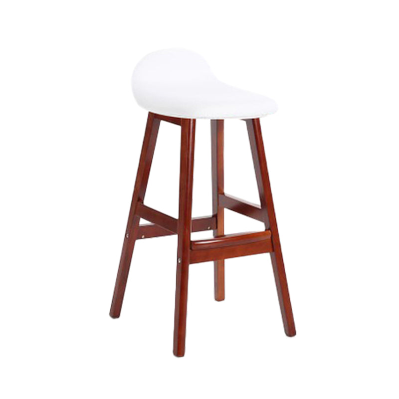 Sgabelli da bar in legno solido industriale imbottito.