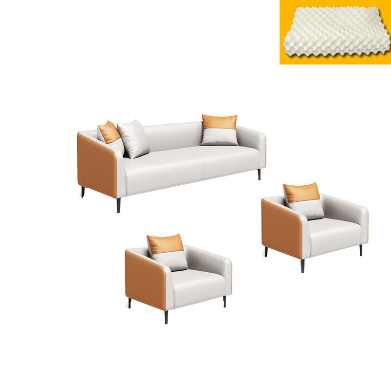 現代オレンジソファフェイクレザータキシードアームソファとアパート用の枕