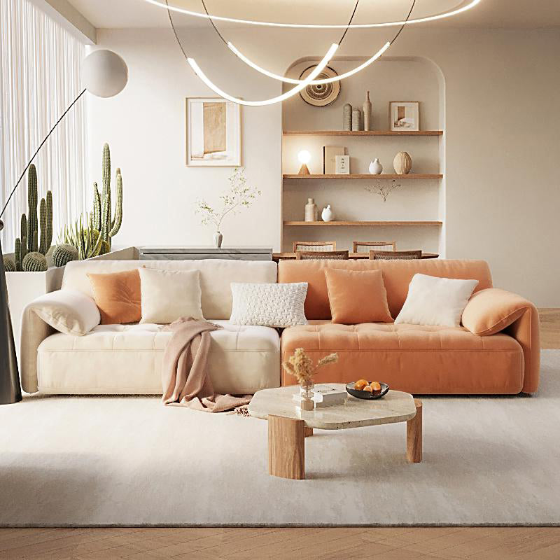 Sofá seccional con brazo superior tipo almohada en madera maciza con respaldo acolchado